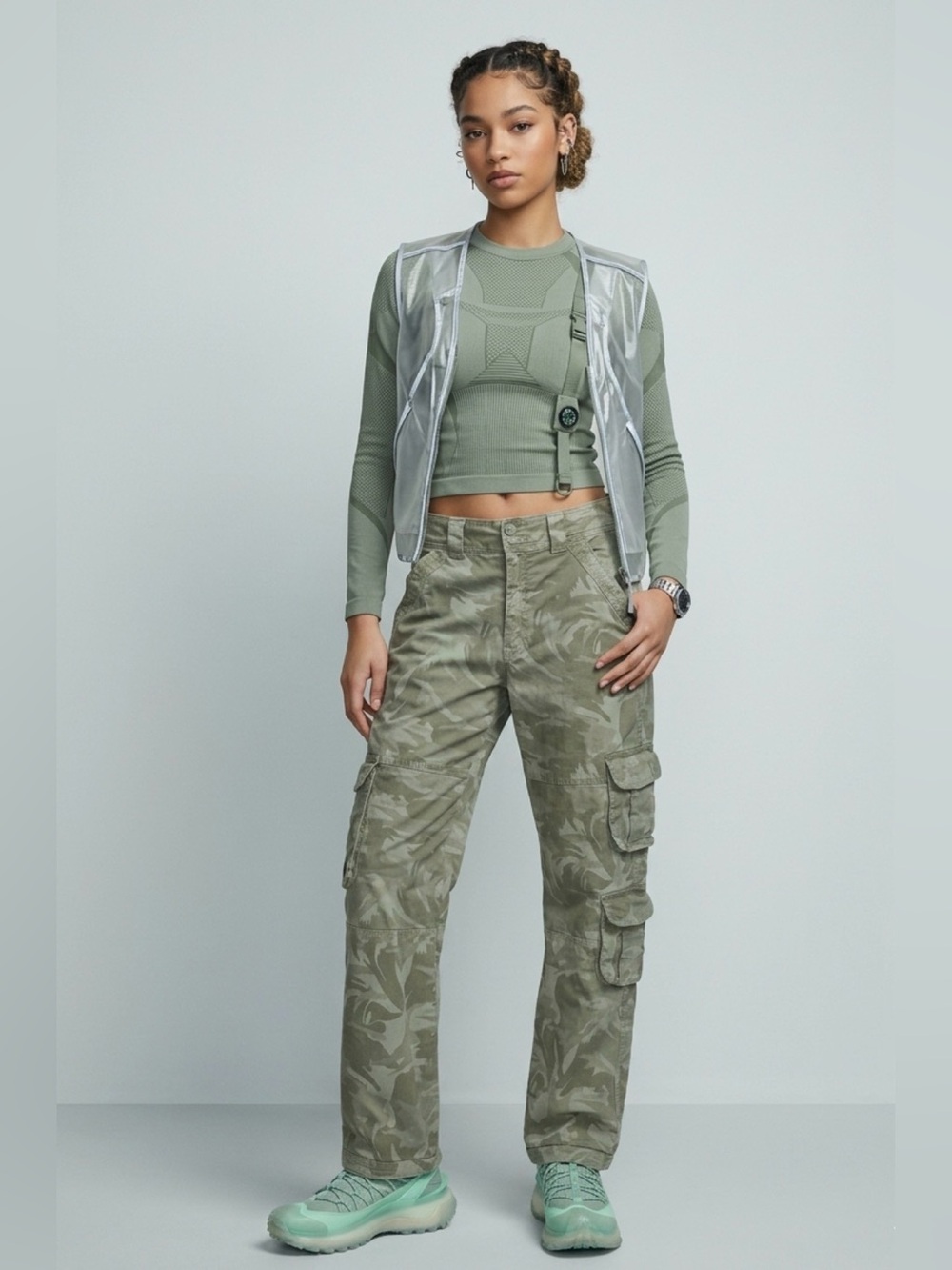 Vintage Women’s Abercrombie & Fitch Camo Utility Y2K Size 27/4 Long Cargo Pant